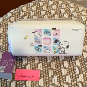 Peanuts- Snoopy & Woodstock carrying case. New